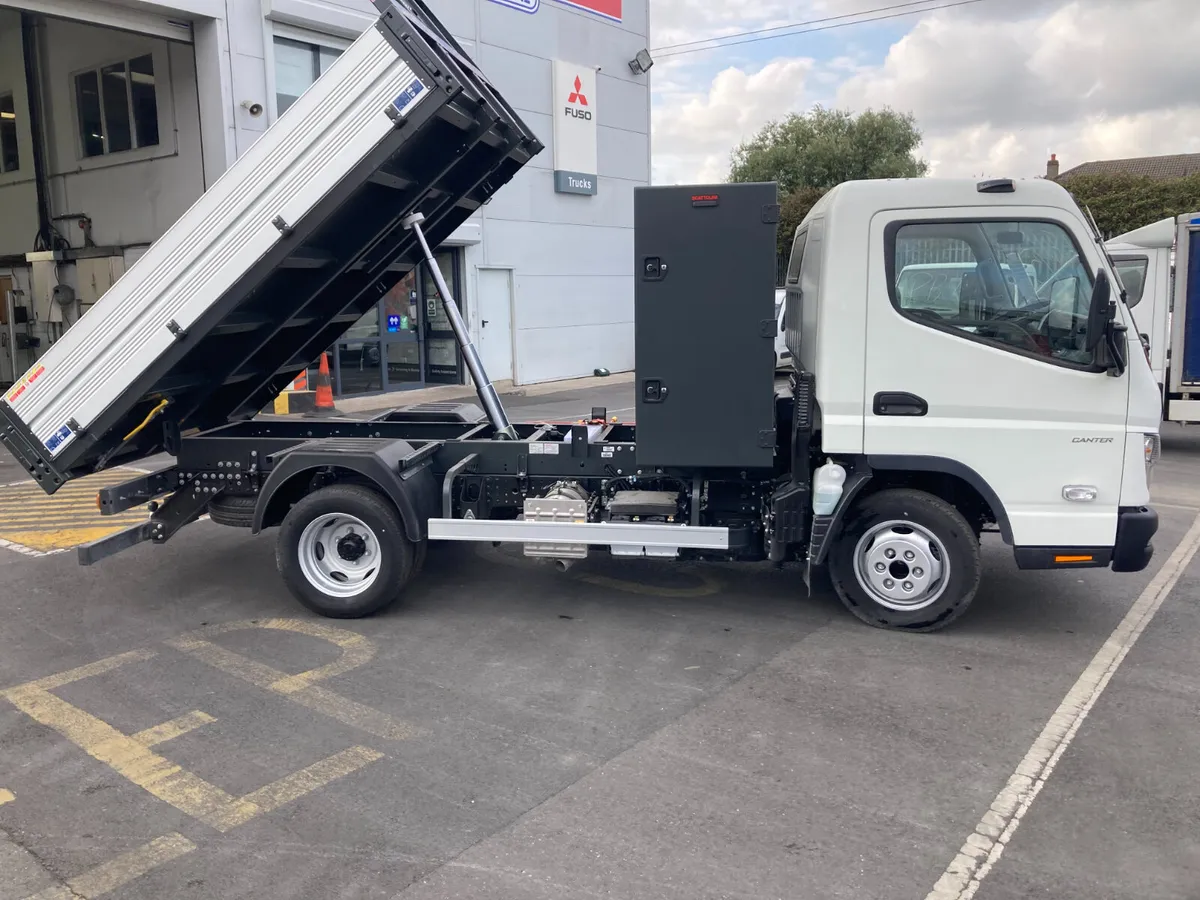 2025  FUSO Canter Tipper with Tool Cabin - Image 2