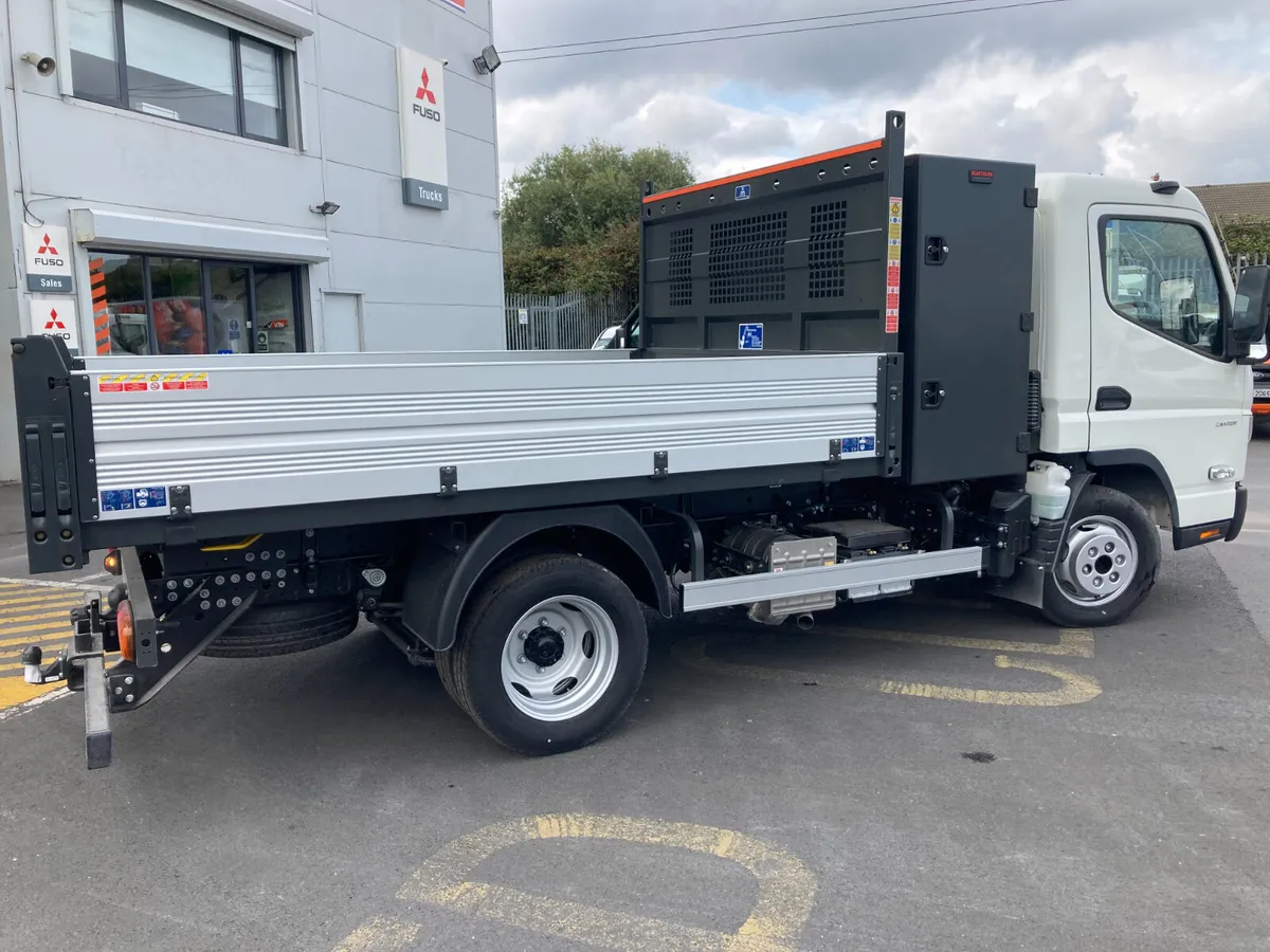 2024 > FUSO Canter Tipper with Tool Cabin - Image 4