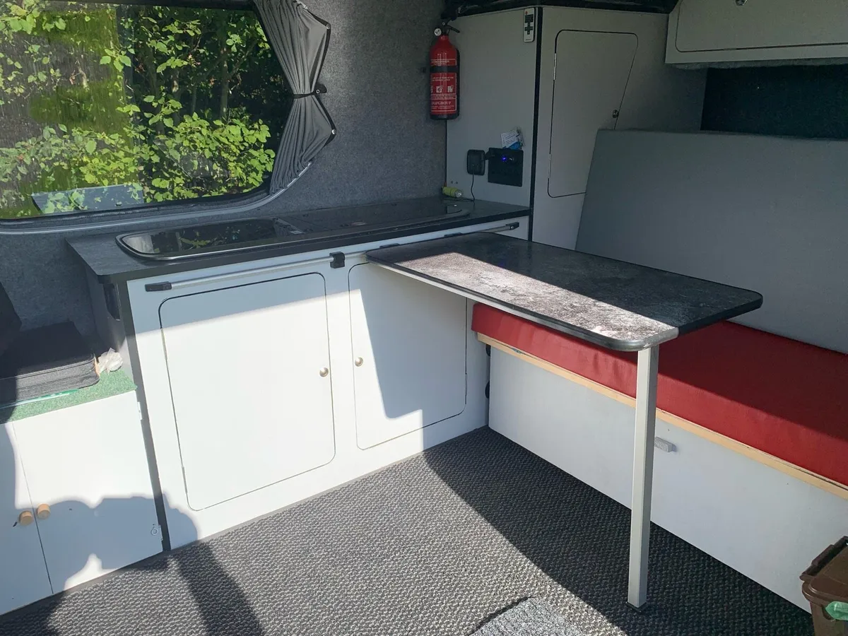 Renault trafic campervan - Image 3