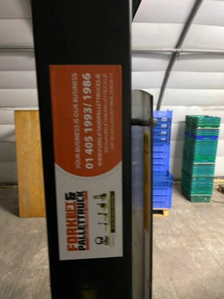 MITSUBISHI 1 TONNE PALLET STACKER - Image 4