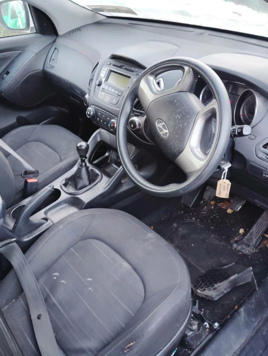 Breaking Hyundai ix35 2013 1.6gdi petrol - Image 4