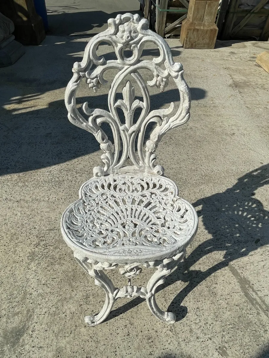 Antique cast iron patio set - Image 4