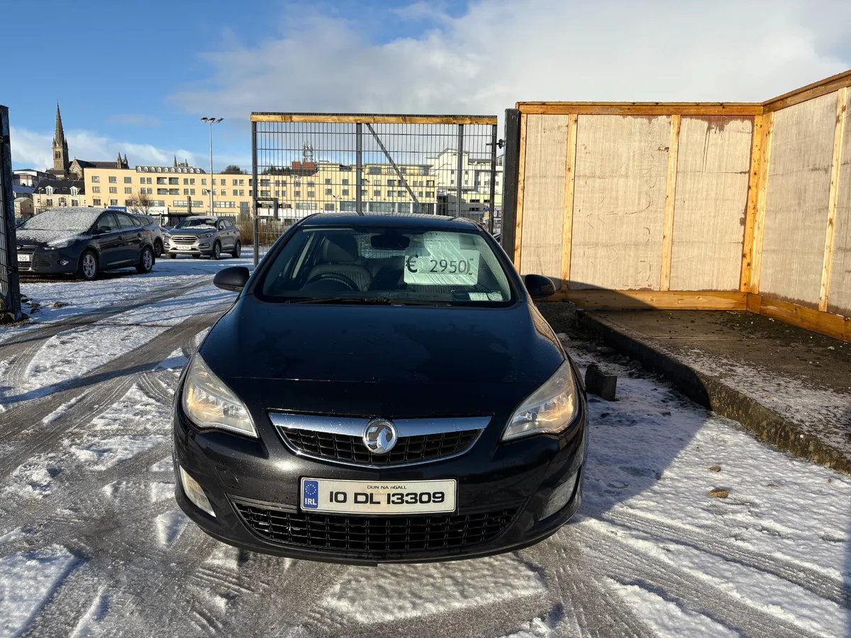 Vauxhall Astra 2010 - Image 2