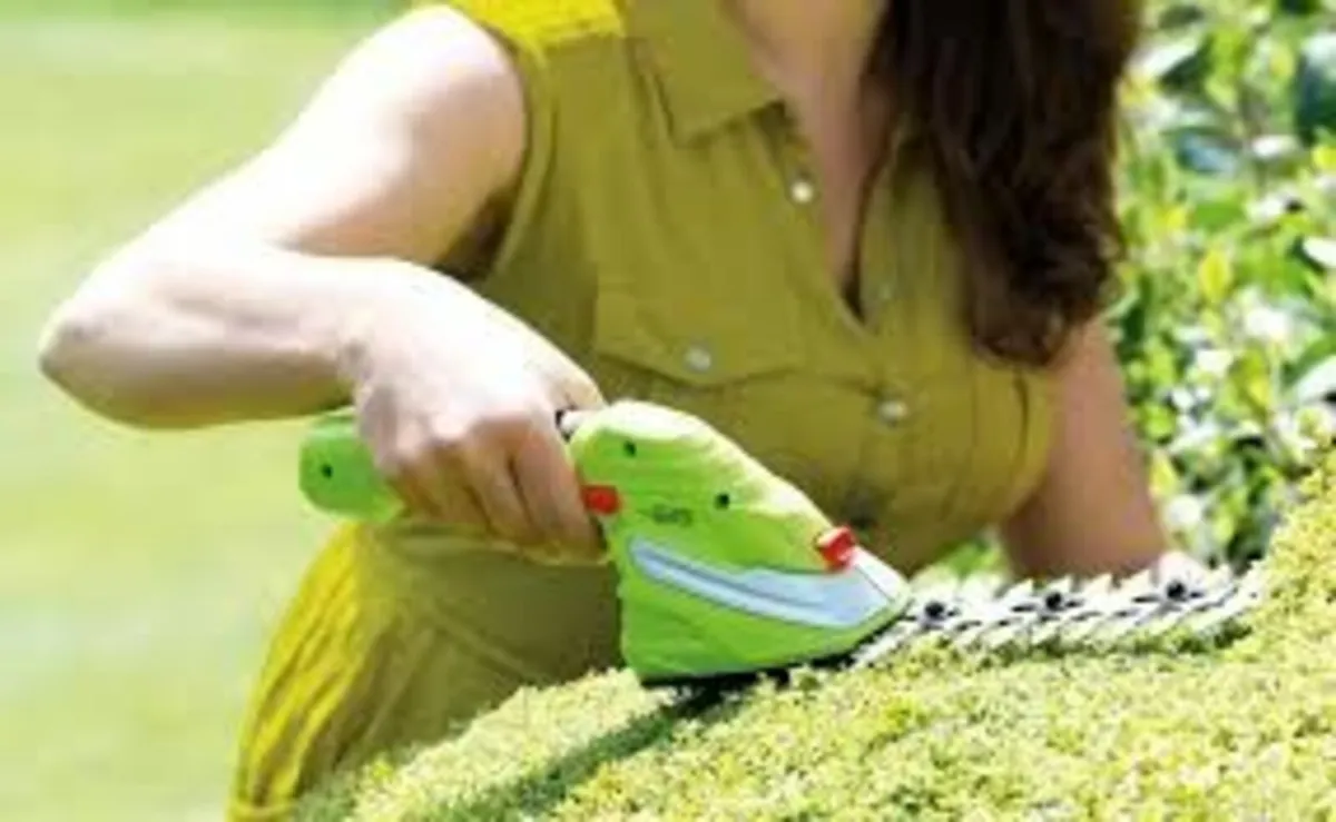 Garden Gear 3.6V Power Cordless Trimming Shears - Image 1