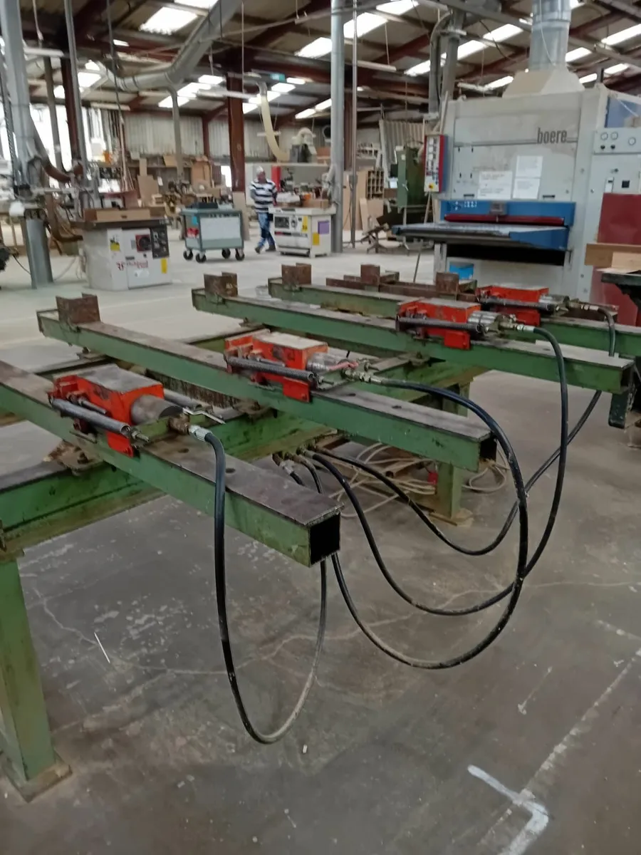 HYDRAULIC DOOR CRAMP - Image 3