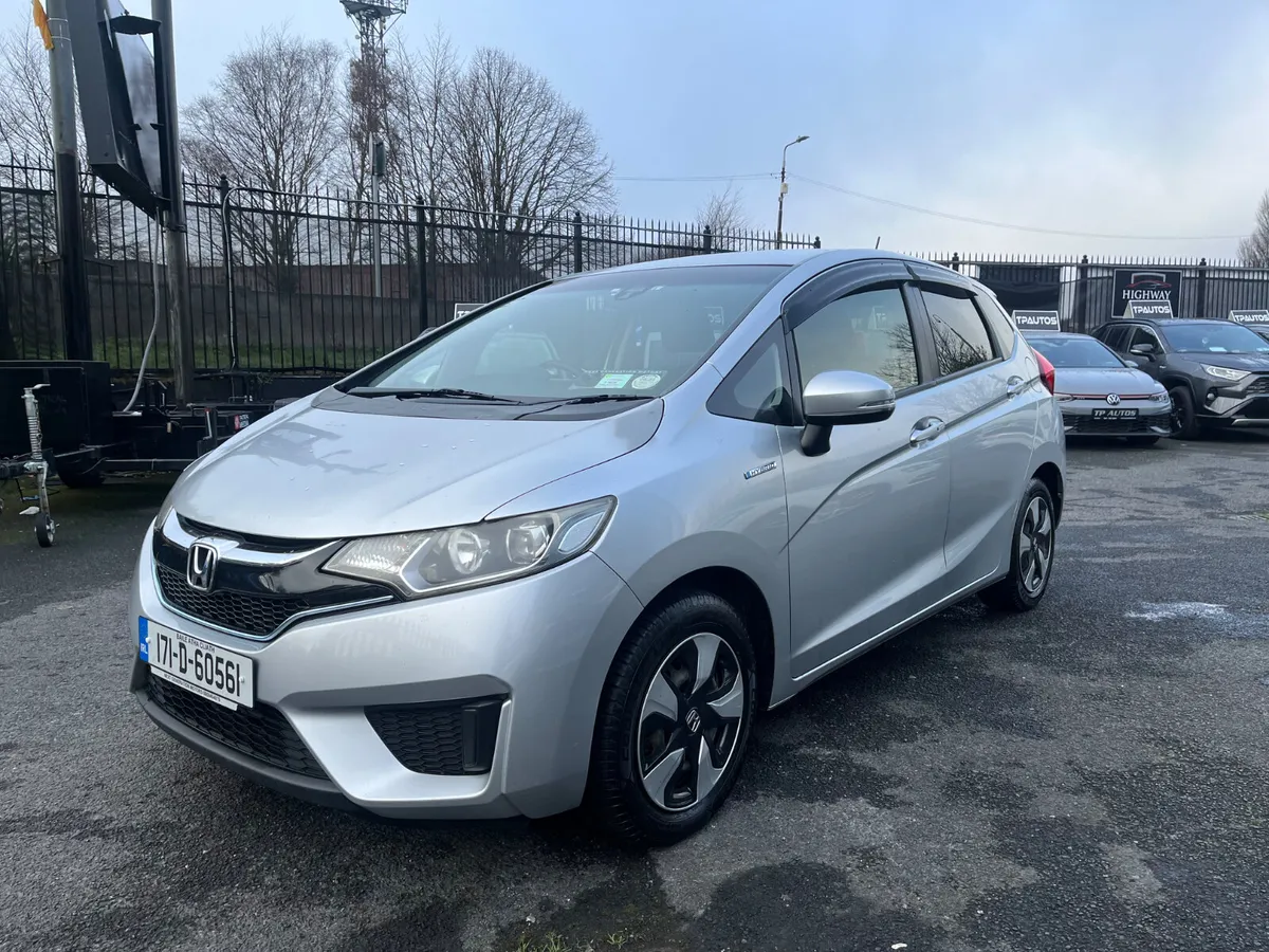 Honda Fit 2017 Hybrid Automatic €10,950 - Image 2