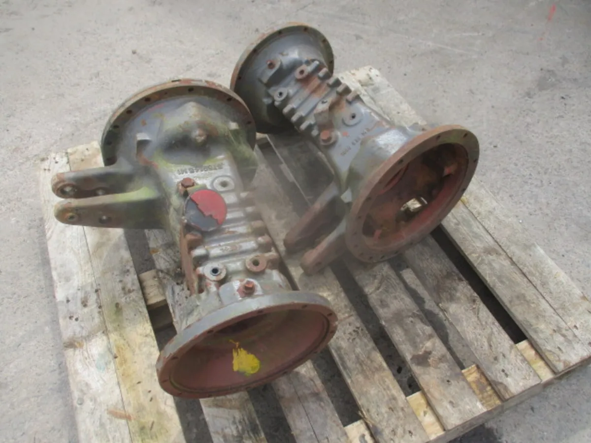 x2 Massey Ferguson Square Axle Housing's - Image 3