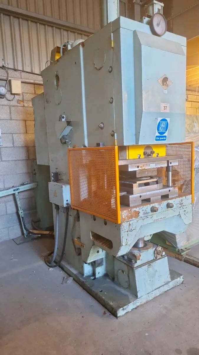 Selection of engineering machinery - Image 3