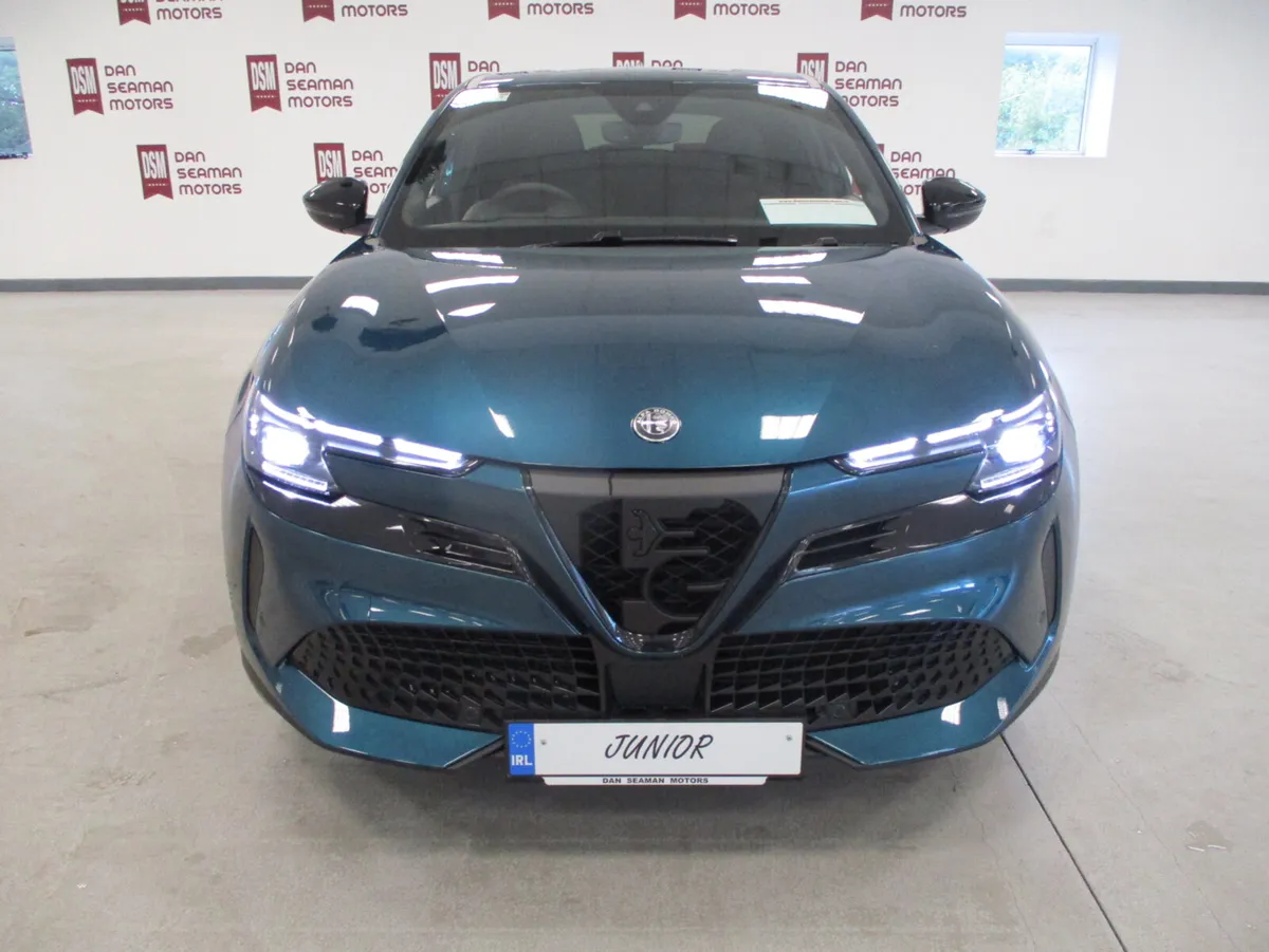 ALFA ROMEO JUNIOR SPECIALE EV 3.9% & 5 YR WARRANTY - Image 4