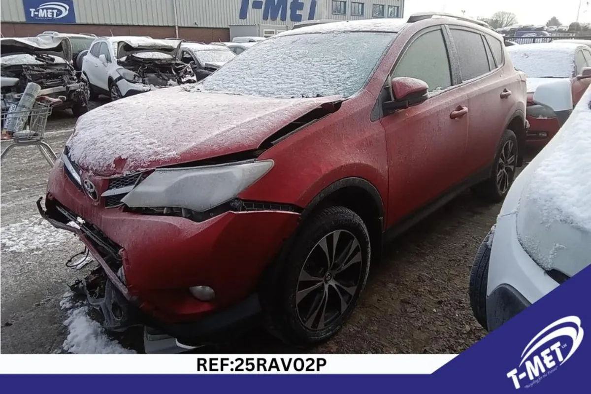 2015 TOYOTA RAV 4 BREAKING FOR PARTS - Image 2