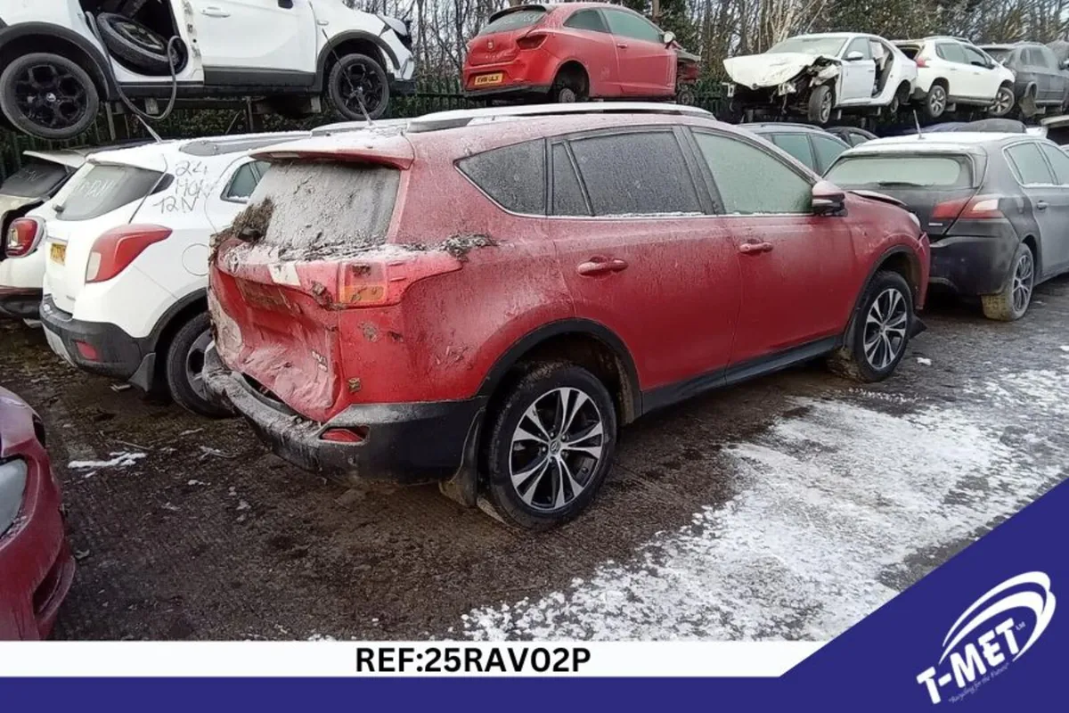 2015 TOYOTA RAV 4 BREAKING FOR PARTS - Image 3