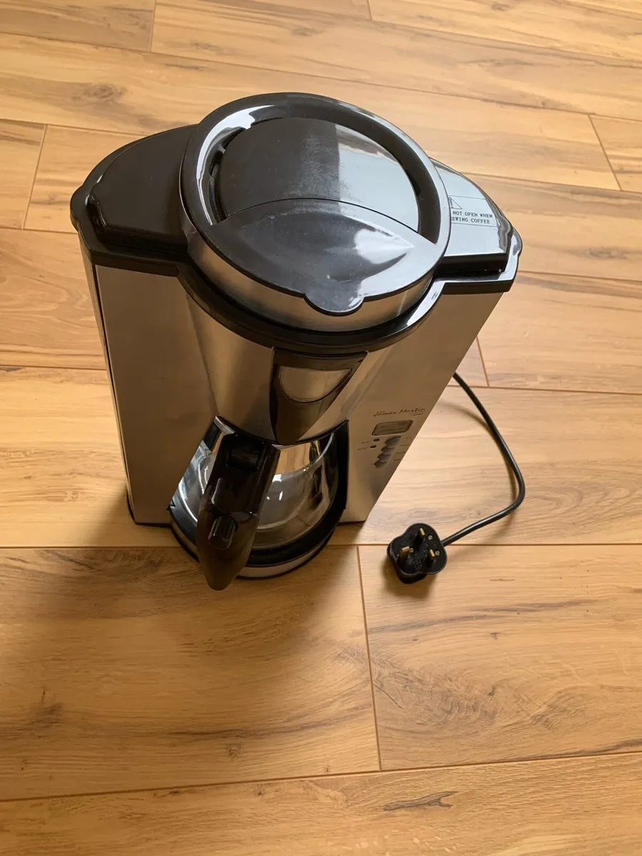 Coffee machine and filters - Image 2