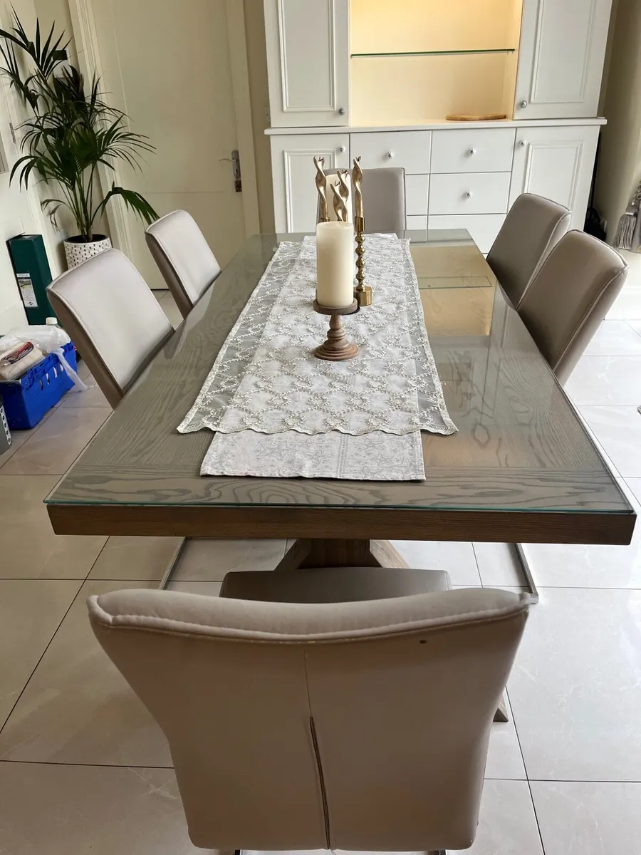 Table & Dresser - Image 3