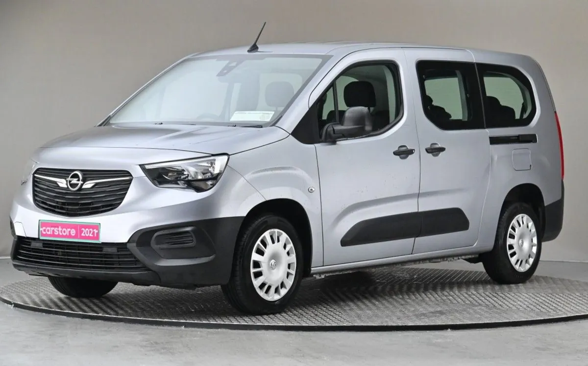 Opel Combo 1.5 Turbo D Life 100BHP 6spd Energy XL - Image 4