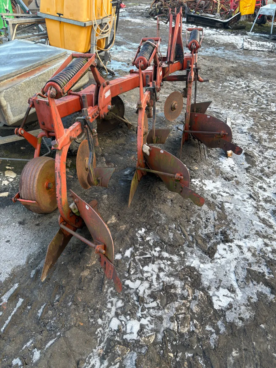 Stellar 3 furrow conventional plough - Image 1