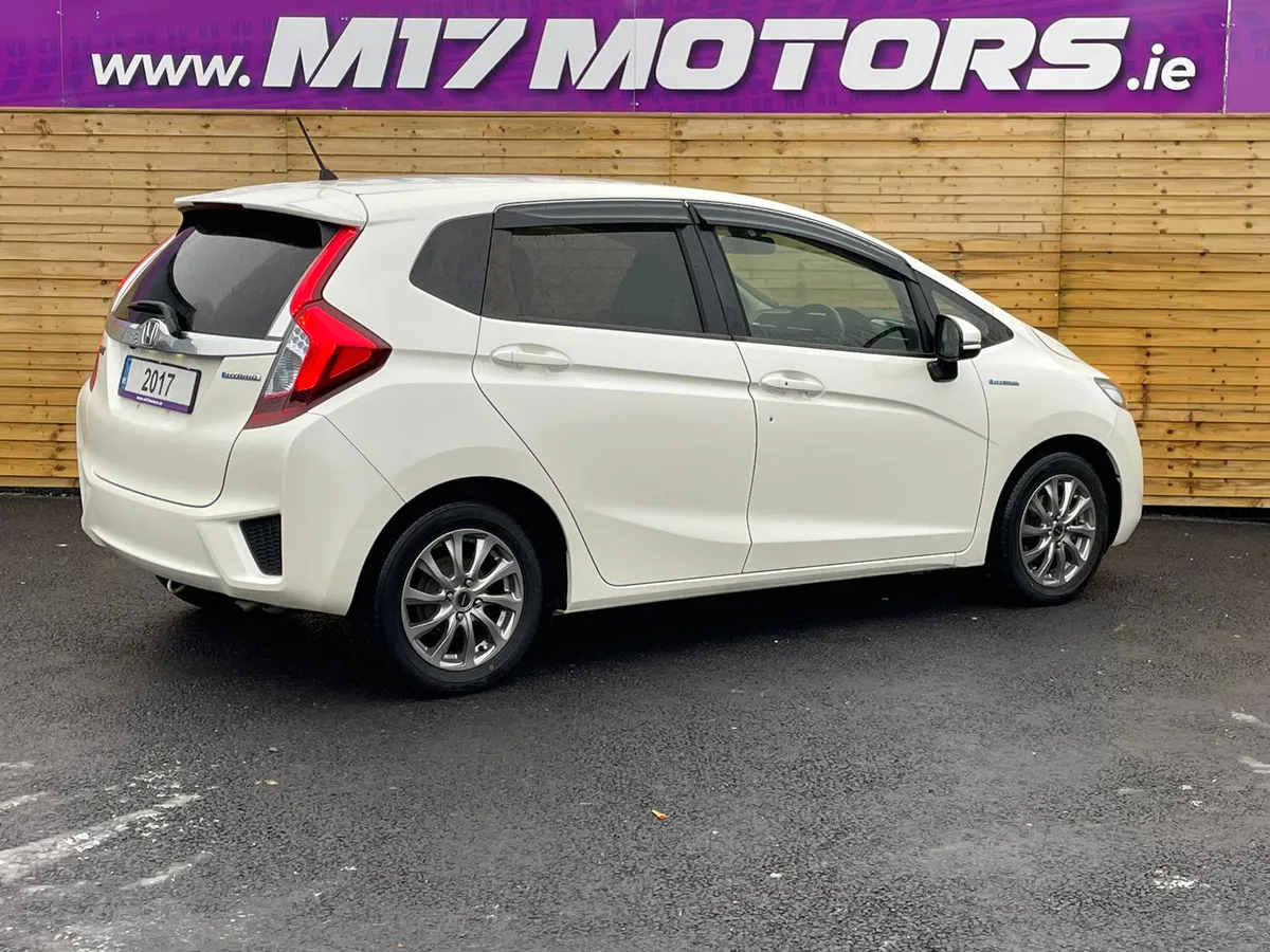 HONDA FIT PETROL/HYBRID - Image 3