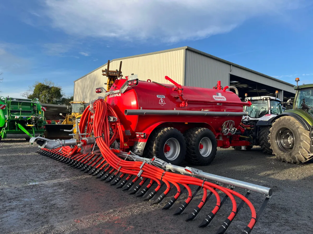 TAMS Redrock Tanks with Trailing Shoe