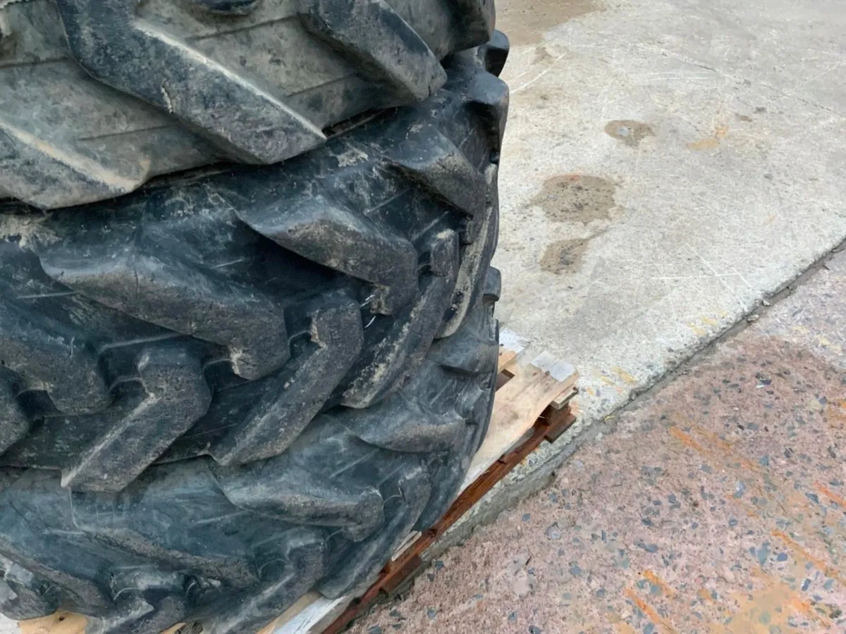 400/80/24 TELEPORTER TYRES......805. - Image 4