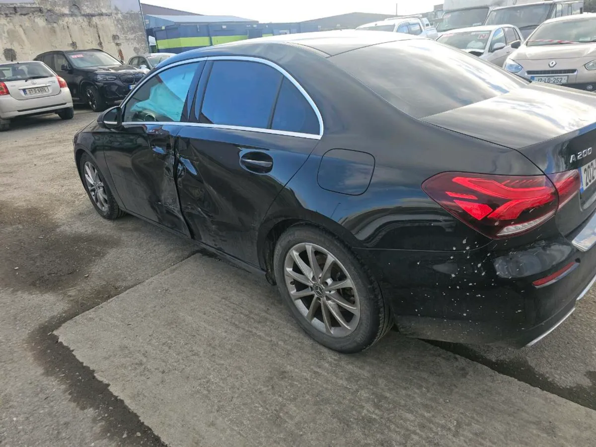 Mercedes A200 1.3 petrol Two passenger doors - Image 4