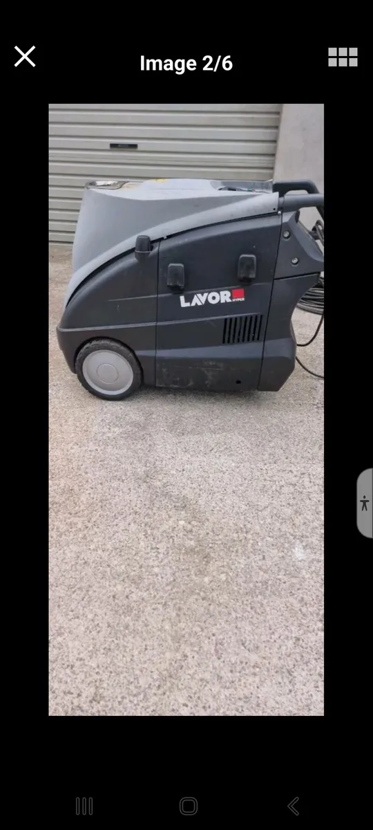 Hot powerwasher - Image 1