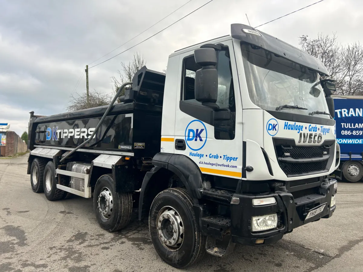 2019 iveco trakker 420 8x4 32 ton steel tipper - Image 2