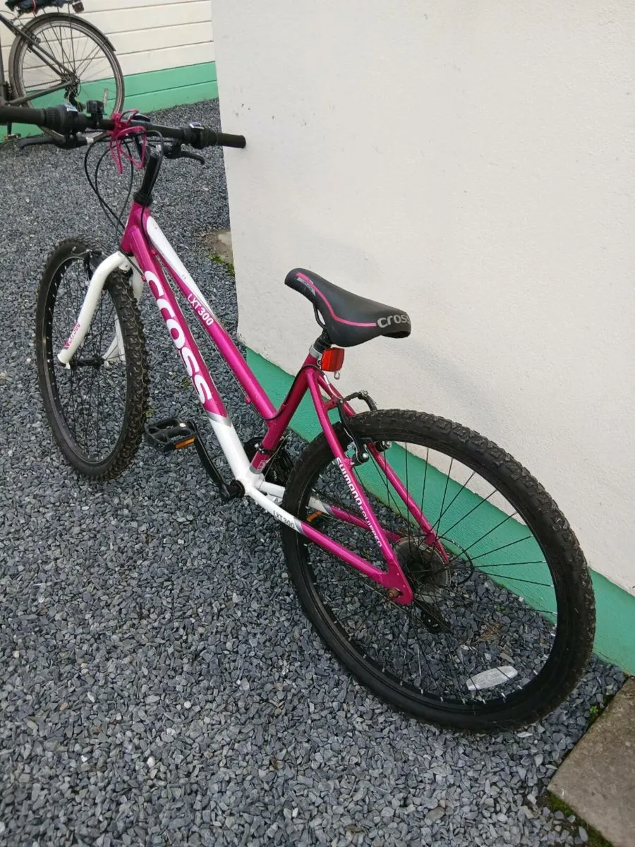 Child's bike - Image 1