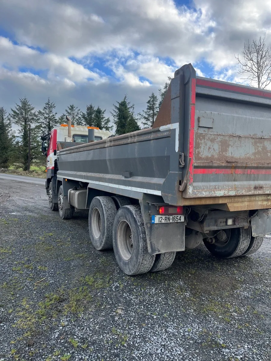 Hino tipper - Image 3
