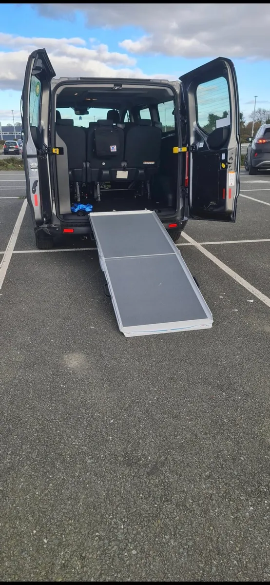 Ford Transit Custom Kombi 9 seats Automatic - Image 4