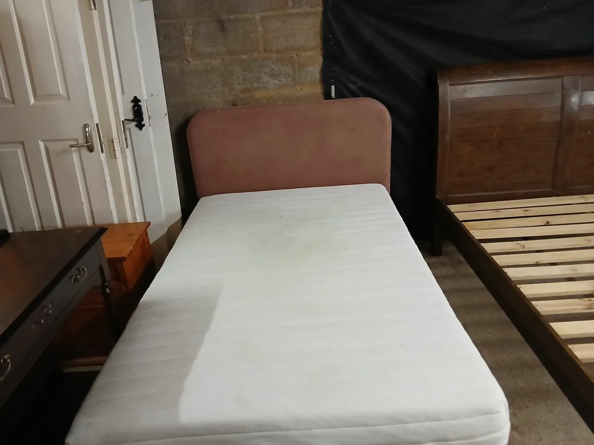 Bed and mattress - Image 1