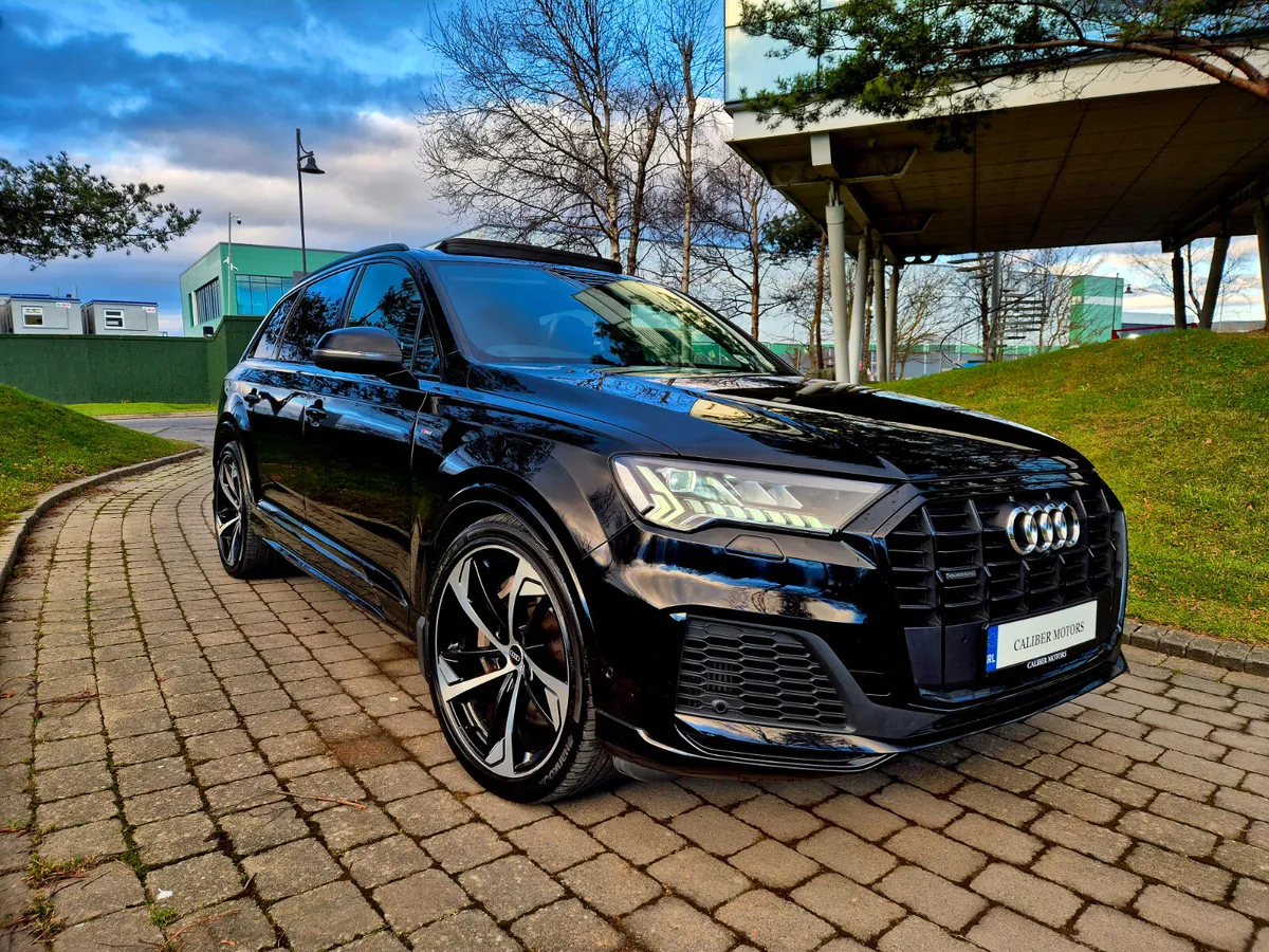 Audi Q7 55 3.0Tfsi Sline Black Edition - Image 1