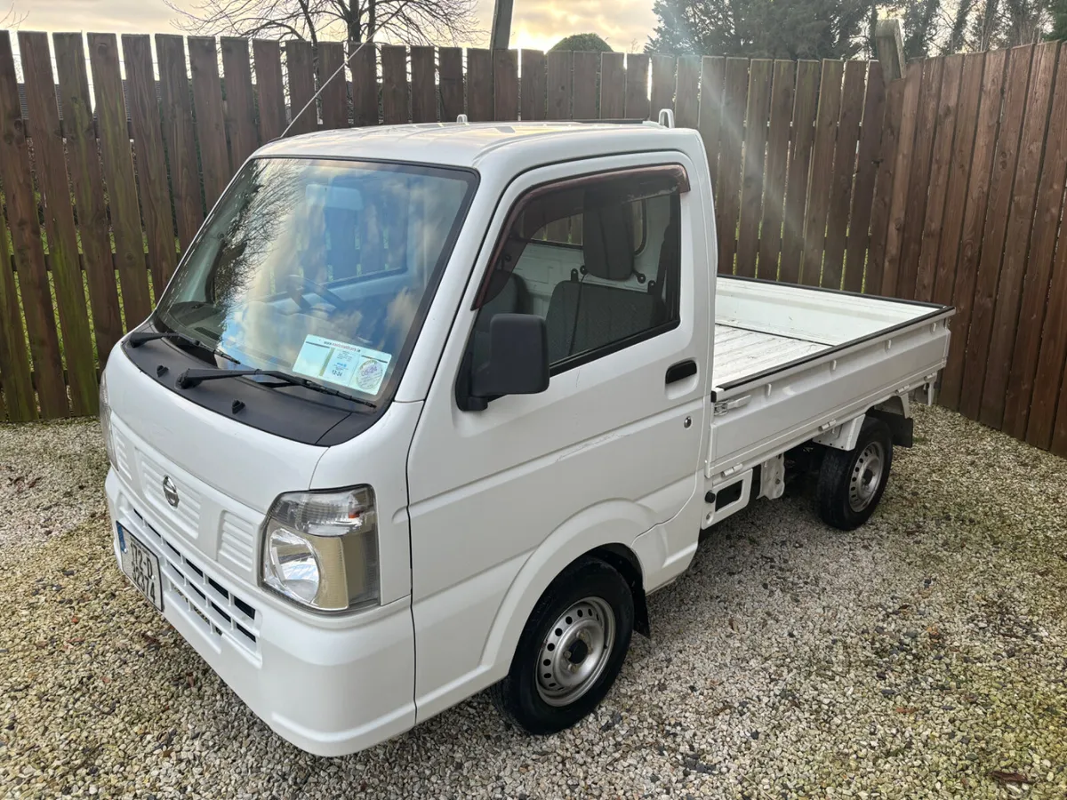 2017 NISSAN NT100 Clipper 4WD  Mini PIckup - Image 2