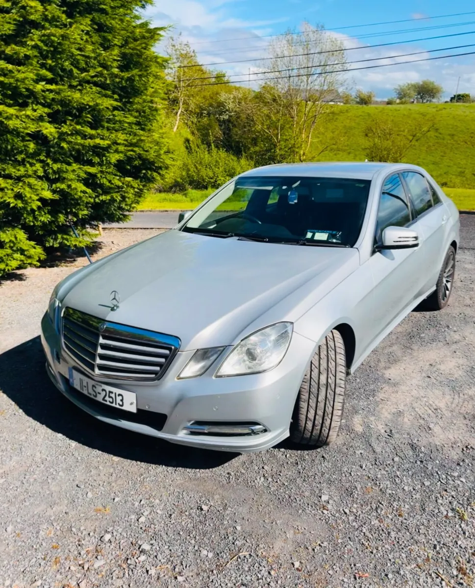 Mercedes-Benz E-Class 2011 - Image 3