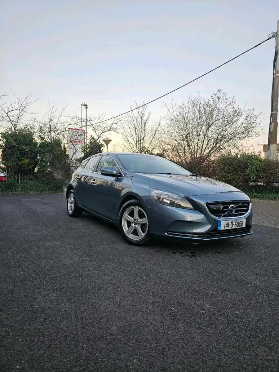 Volvo V40 T4 2014  Automatic - Image 4