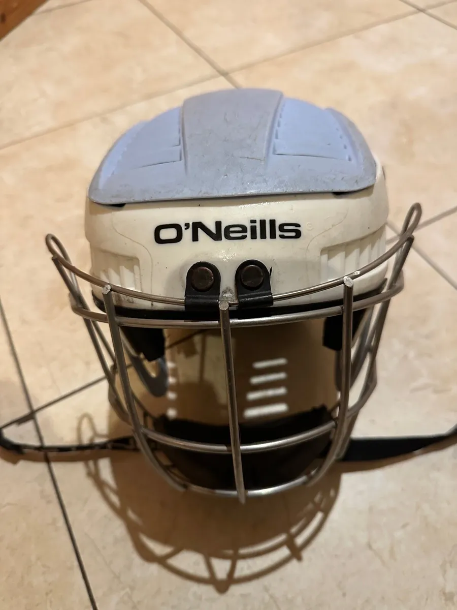 O'Neills Hurley Hurling helmet - Image 1