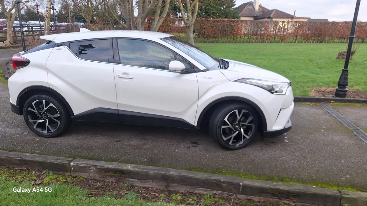 TOYOTA C-HR WITH LEATHER - Image 4