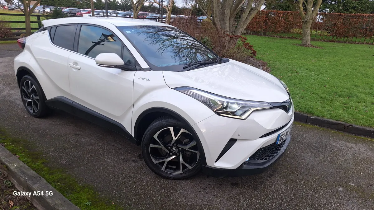 TOYOTA C-HR WITH LEATHER - Image 3