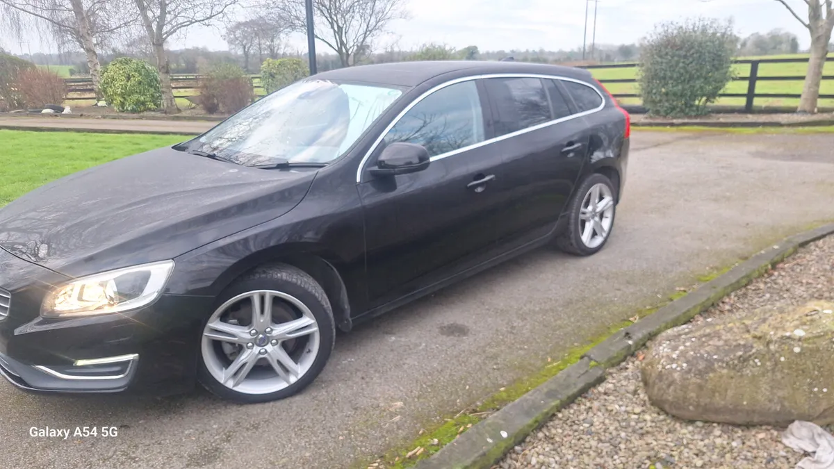 VOLVO V60 2.0  DIESEL AUTOMATIC WITH LEATHER - Image 1