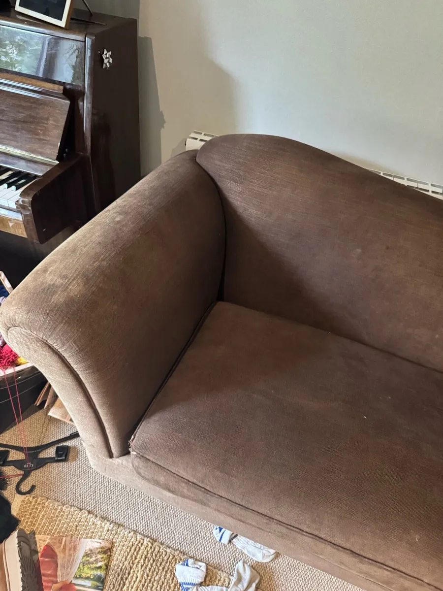 Couch - Image 4