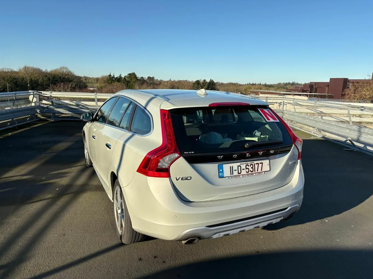 Volvo V60 2011  Petrol leather heated seats - Image 3