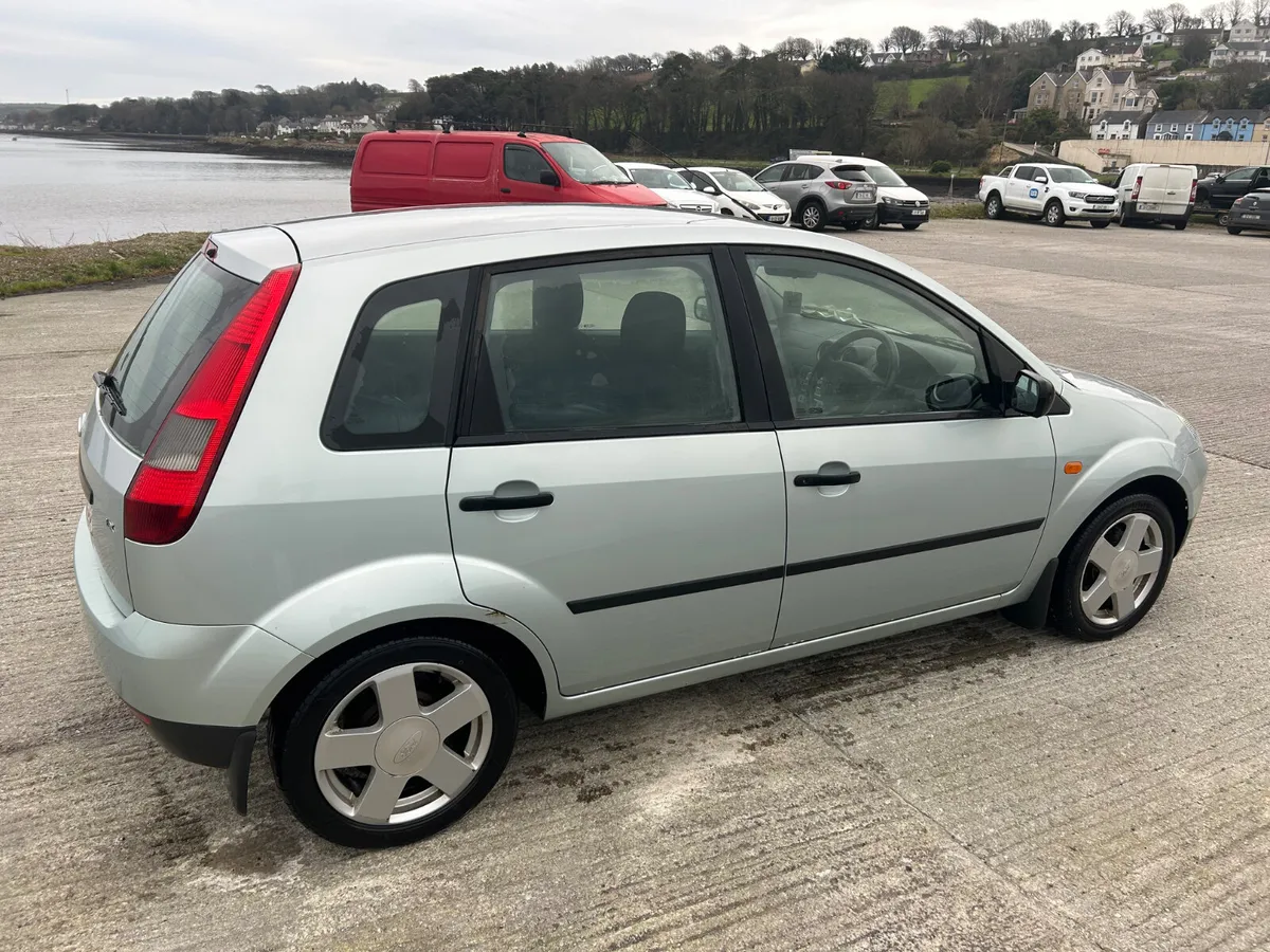 Ford Fiesta 2004 - Image 4