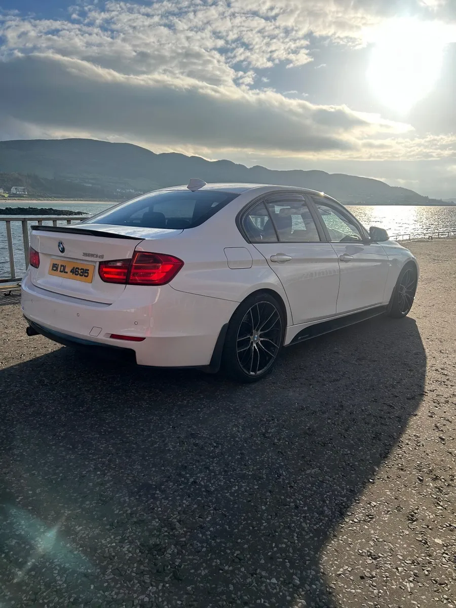 BMW 3-Series 2015 - Image 2