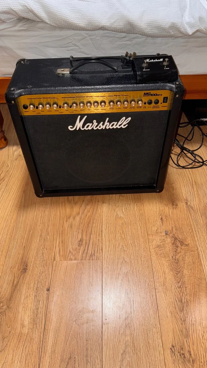 Marshall MG100DFX Guitar Amplifier - Image 1