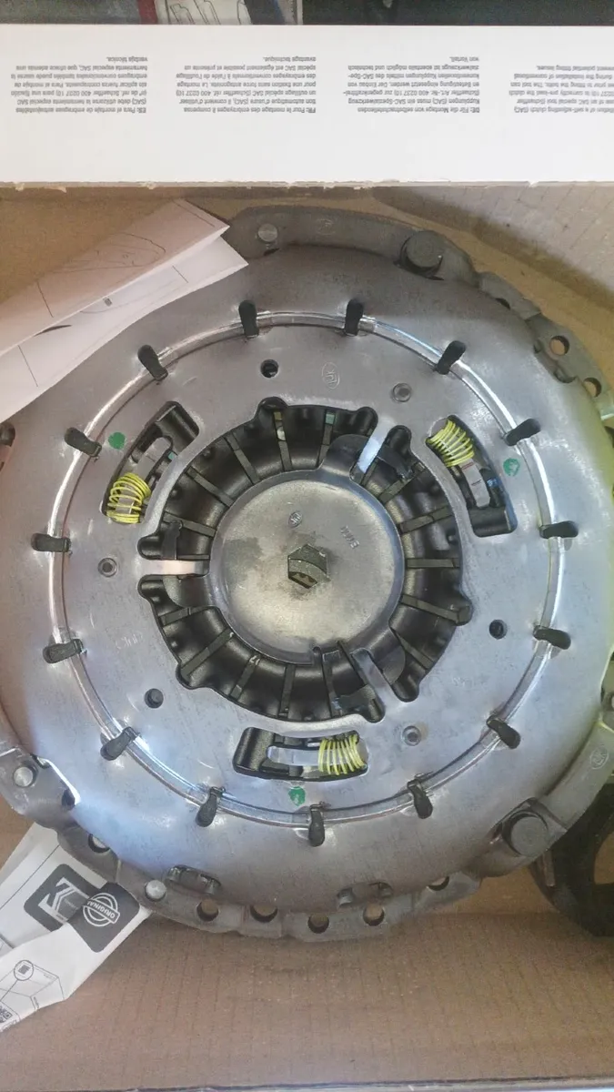 CAR CLUTCH REPLACEMENT
