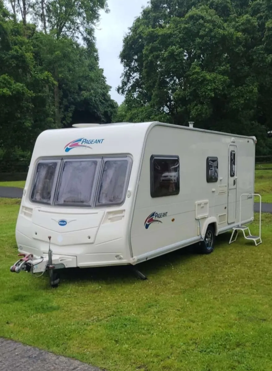 ERNE CARAVAN HIRE - Image 1