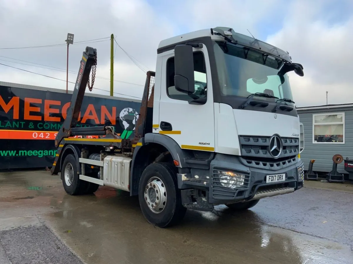 Mercedes-Benz Arocs 1824 Chain Lift Skip Loader.. - Image 1