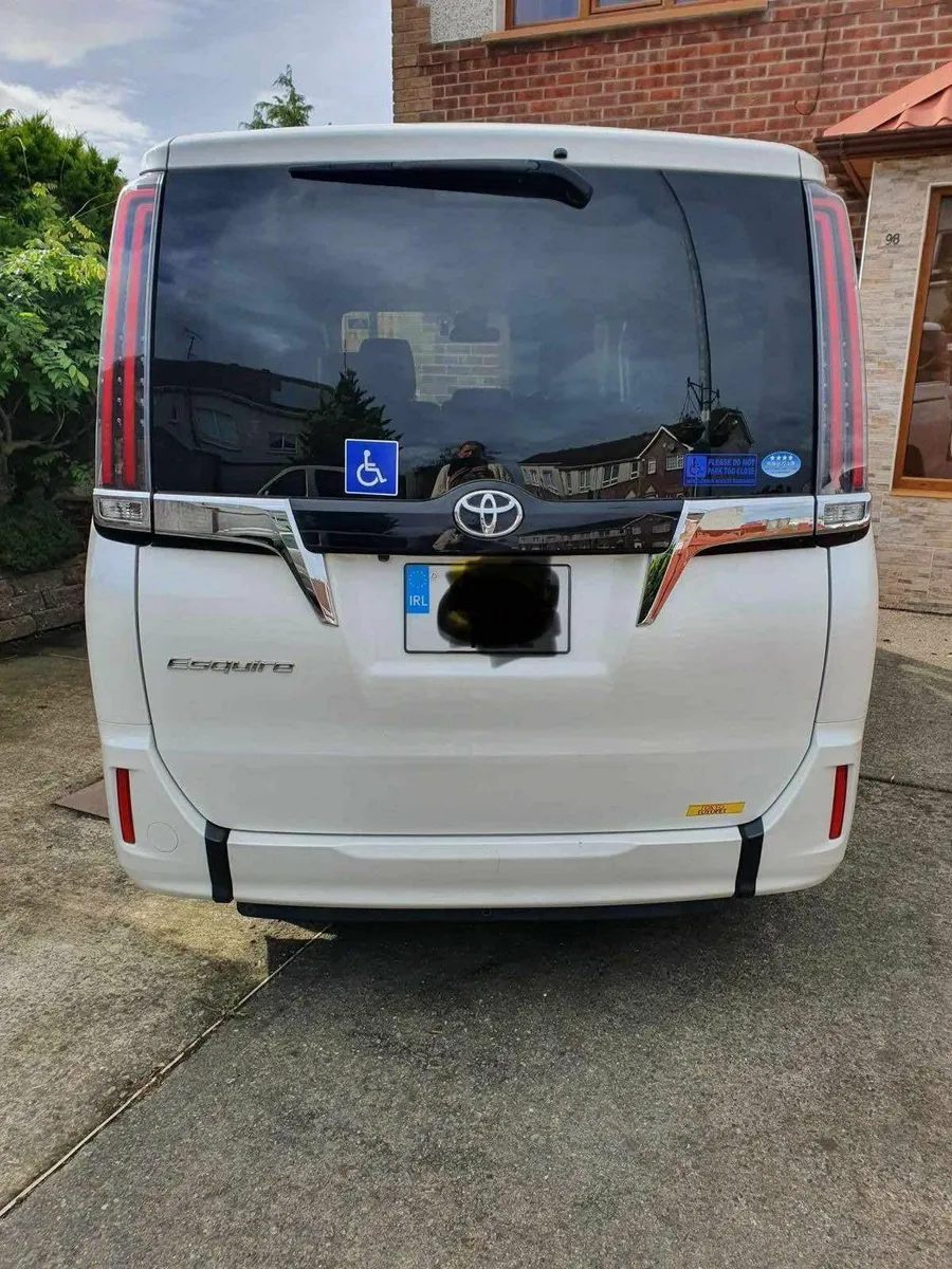 Toyota Esquire wheelchair  2018 - Image 4