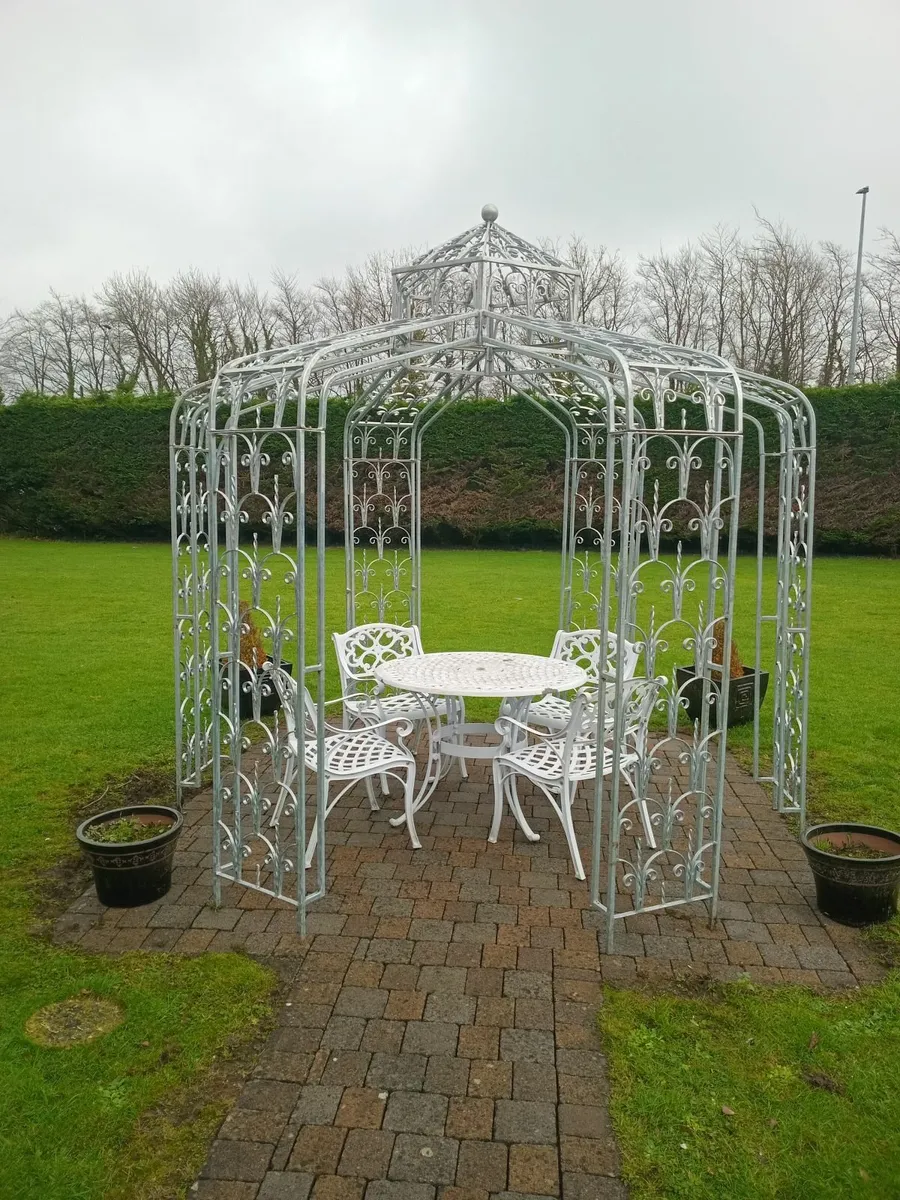 Garden Arches - Image 1
