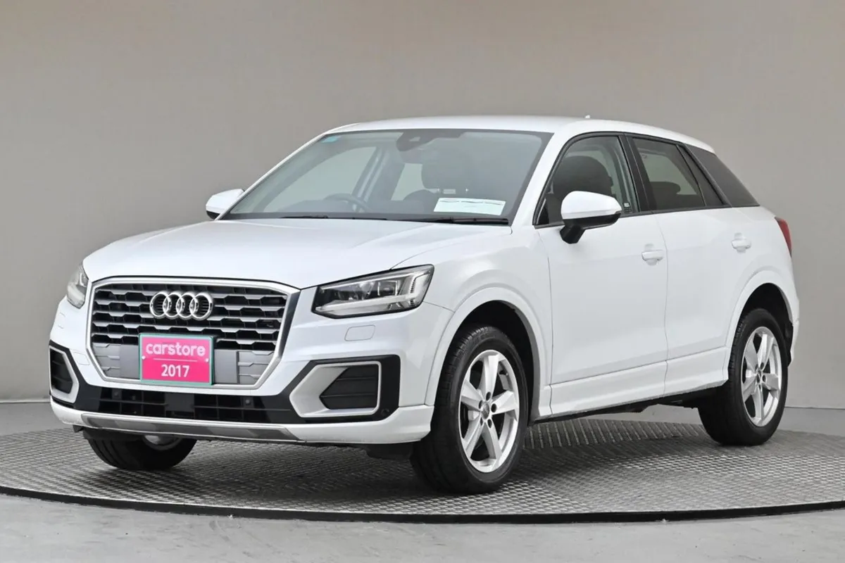 Audi Q2 1.0 Tfsi S-tronic 115BHP  reverse Cam par - Image 3