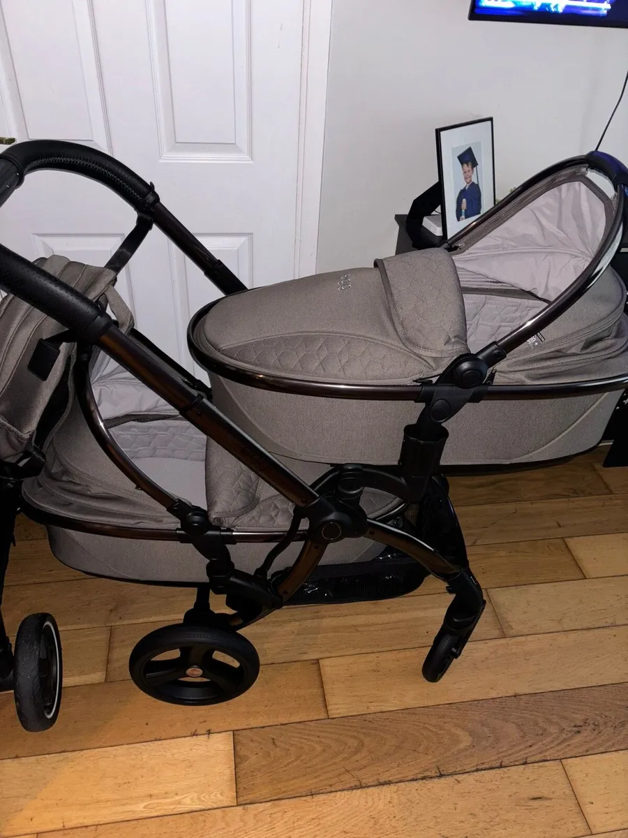 Egg 3 twin stroller mink colour - Image 1