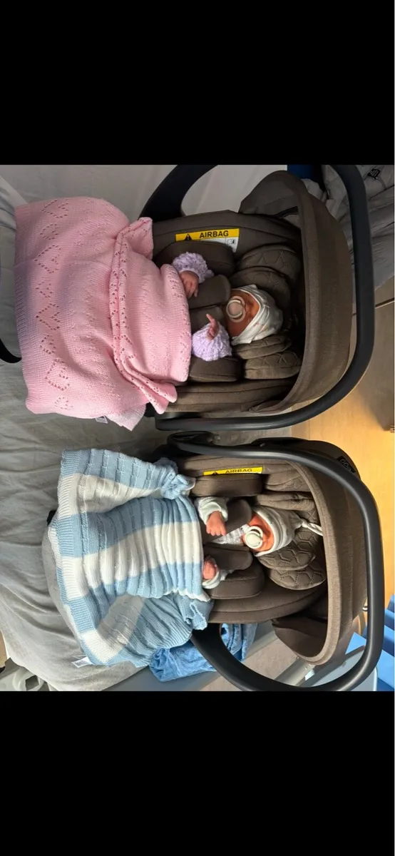 Egg 3 twin stroller mink colour - Image 3